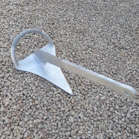 Der original Bügelanker verzinkt eignet sich perfekt bei schwierigen Ankergründen. Jetzt stark reduziert!