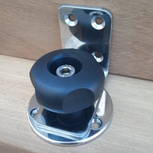 Using round deck washers that are permanently mounted to the swim platform, the dinghy bracket can be easily bolted on with handle screws as needed.