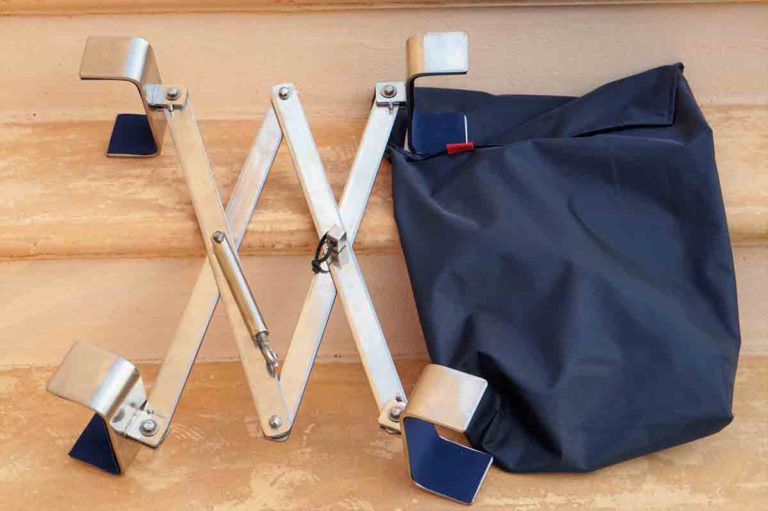 Lukeneinbruchsicherung mit Tasche