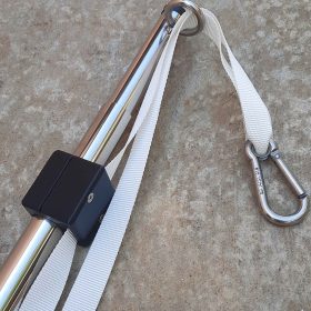 Ob Sie nun mit einem Motor- oder Segelboot Ihre Reise antreten, unser Sonnensegel-System eröffnet Ihnen die ideale Option, um im Hafen oder vor Anker Schatten zu finden.